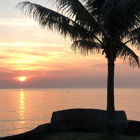 Puesta Del Sol Beach Bungalows And Restobar Mambajao Luaran gambar