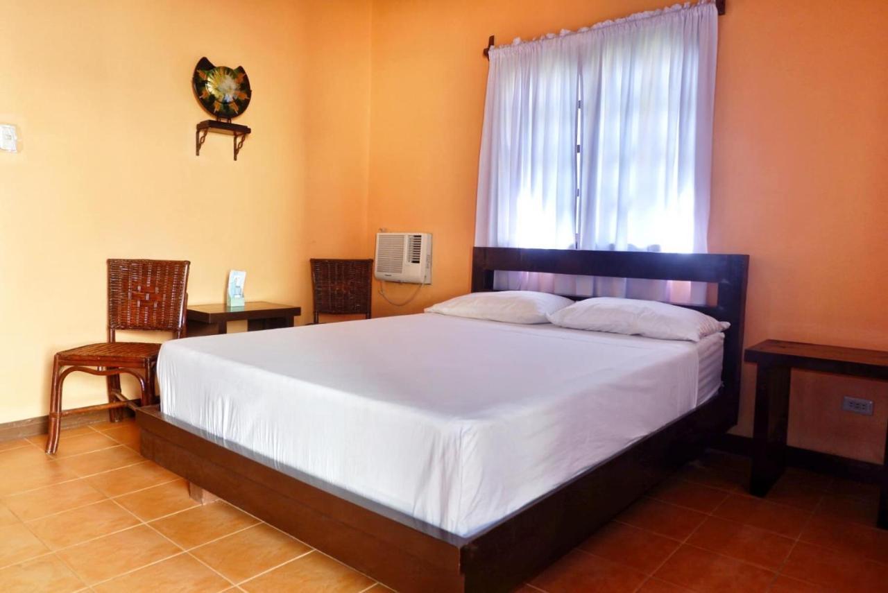 Puesta Del Sol Beach Bungalows And Restobar Mambajao Luaran gambar