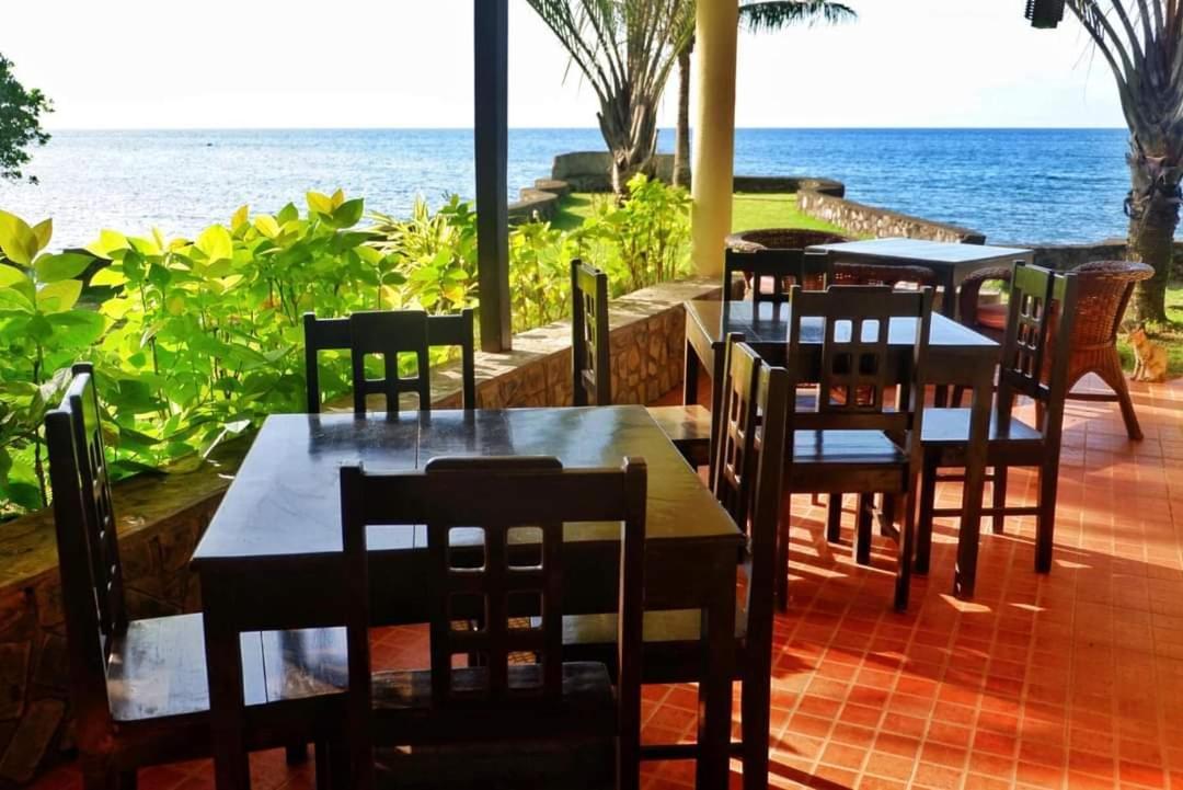 Puesta Del Sol Beach Bungalows And Restobar Mambajao Luaran gambar