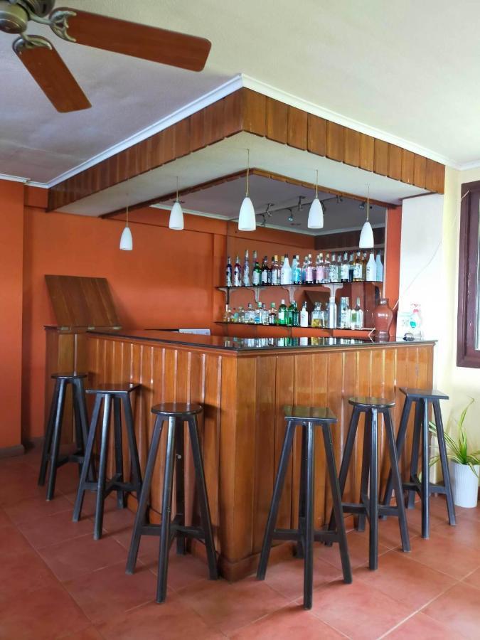 Puesta Del Sol Beach Bungalows And Restobar Mambajao Luaran gambar